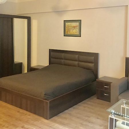 Solo Lucky Daire Tiflis Dış mekan fotoğraf